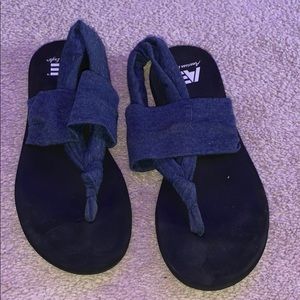 American Eagle Yoga Sling sandal